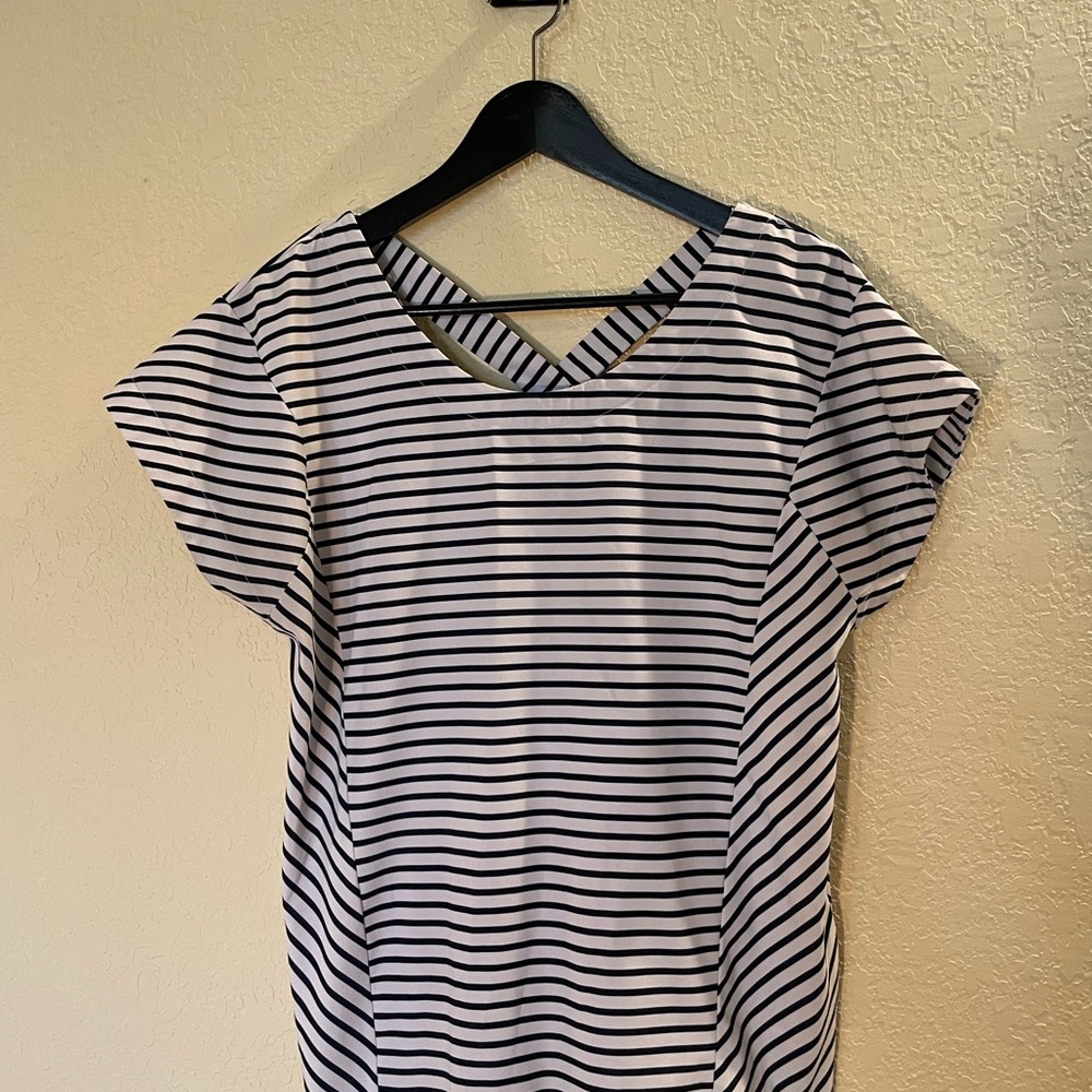 Helly Hansen Navy and White Striped Short Sleeve Athletic Top